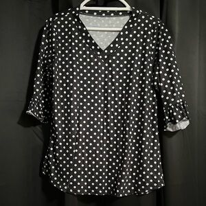 3/4 black and white shirt, size L